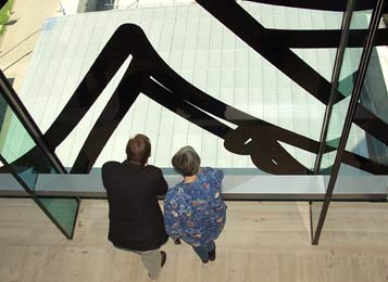 Inside viewing box, but this couple didn't cuddle!