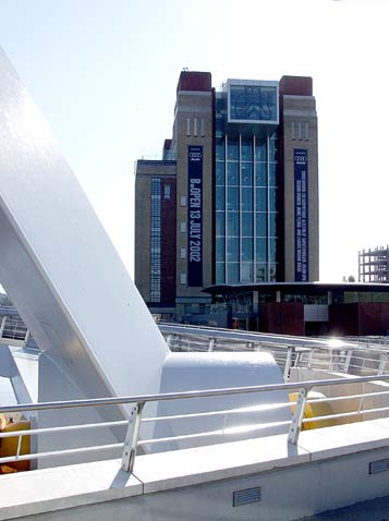 End of Millennium Bridge and western aspect