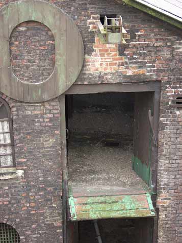 Loading hatch in Warehouse 40