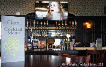 Oscar's Bar